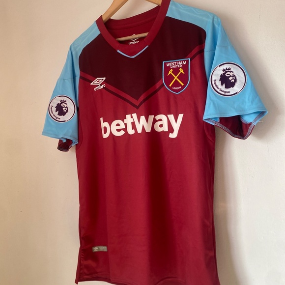 Umbro L West Ham United 2017/18 Chicharito 17 Jersey - Picture 7 of 12